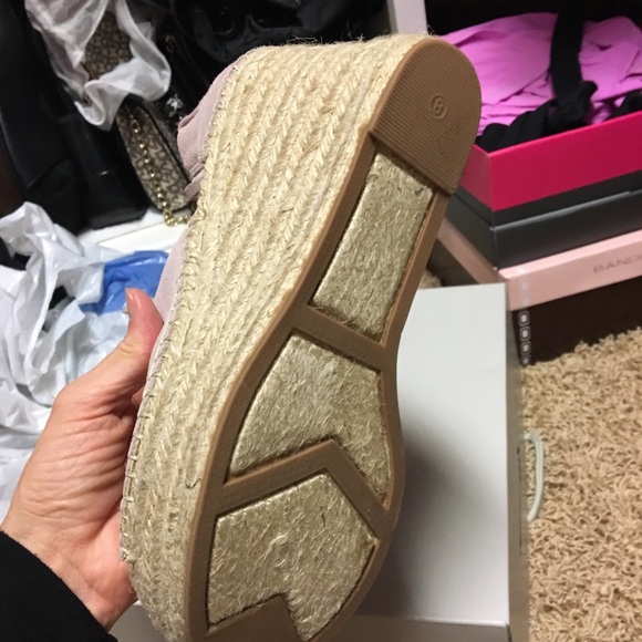 NWT Marc Fisher AdaLyn Wedge 8M light pink suede. Sandal, suede, ankle strap - Picture 7 of 8